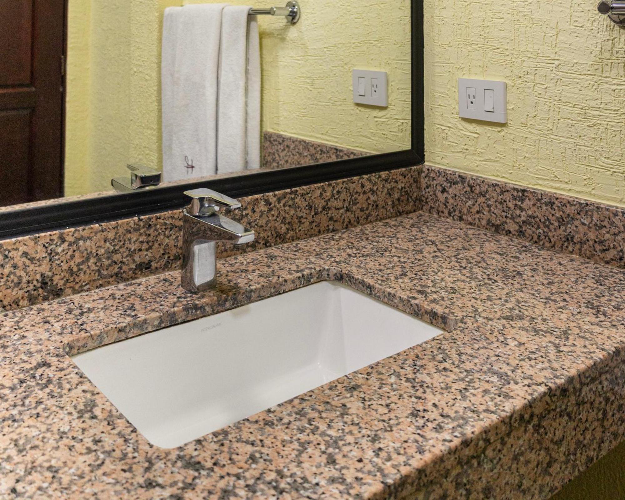 Hotel Fenix Tapachula Esterno foto